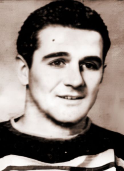Andy Young hockey player photo