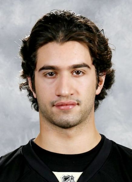 Angelo Esposito hockey player photo