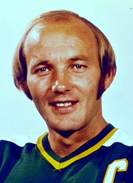 Bill Goldsworthy hockey player photo