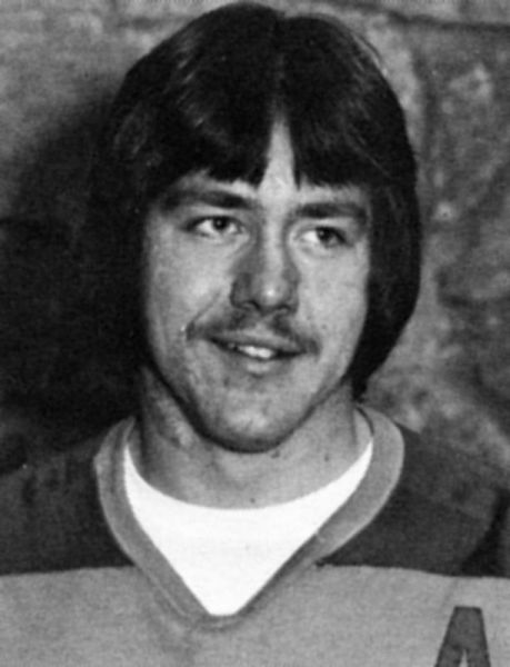 Bill Hilts hockey player photo