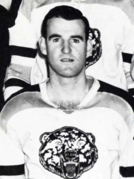 Bob Cowan hockey player photo