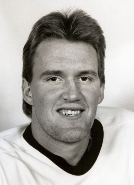 Bruce Shoebottom hockey player photo