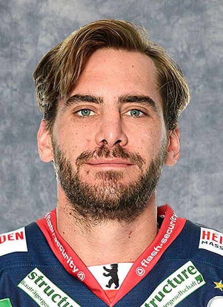 Constantin Braun hockey player photo