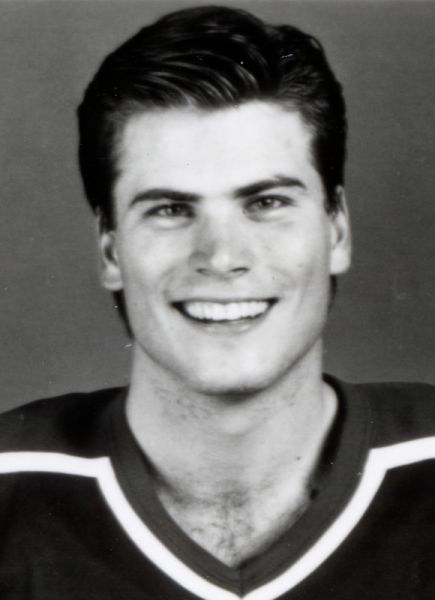 Craig Simpson hockey player photo