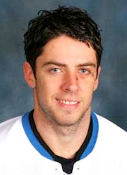 Dan Cavanaugh hockey player photo
