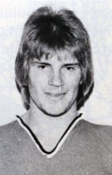 Dave Hynek hockey player photo