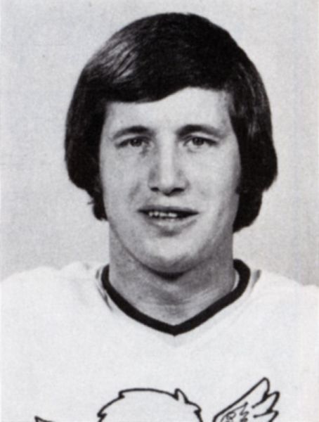 Dick Paradise hockey player photo