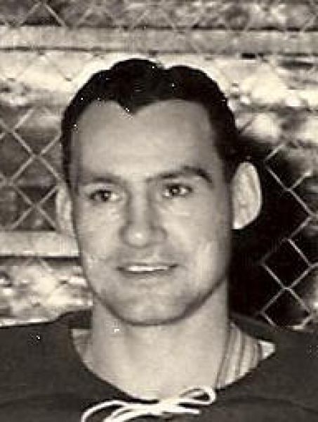 Dick Warwick hockey player photo