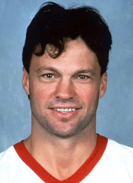 Dino Ciccarelli hockey player photo