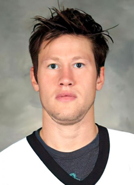 Erik Johnson hockey player photo