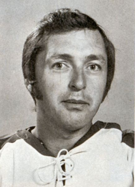 Ernie Wakely hockey player photo