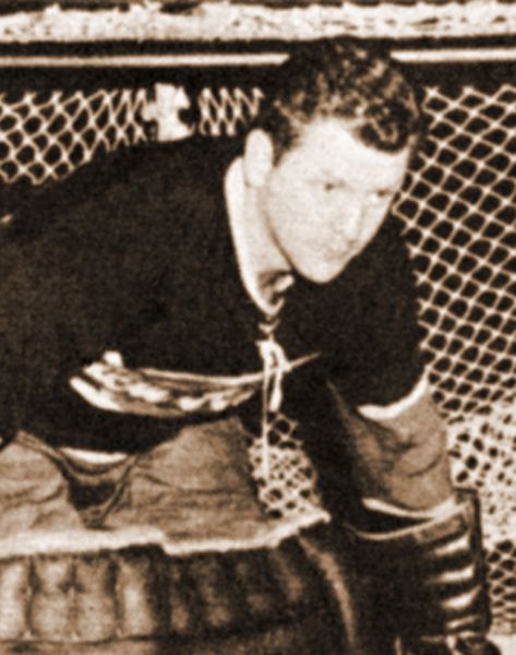 Gaetan Dessureault hockey player photo
