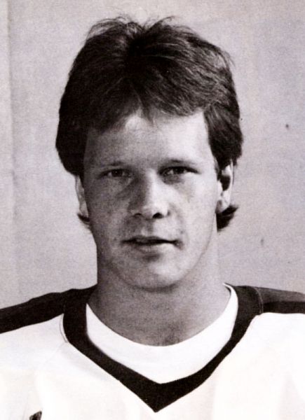 Garth Hildebrand hockey player photo