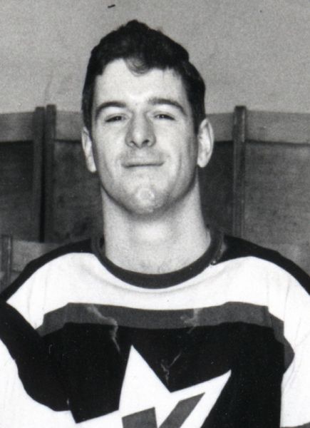 Gary Young hockey player photo