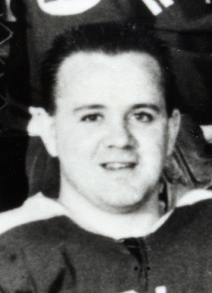 Gil McNeil hockey player photo