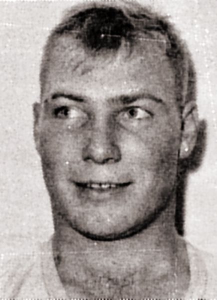 Gordon Smith hockey player photo