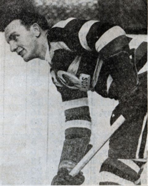 Gus Rivers hockey player photo