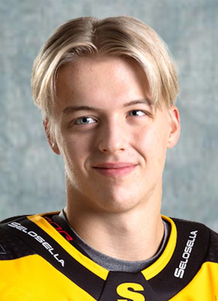 Hugo Rikkila hockey player photo