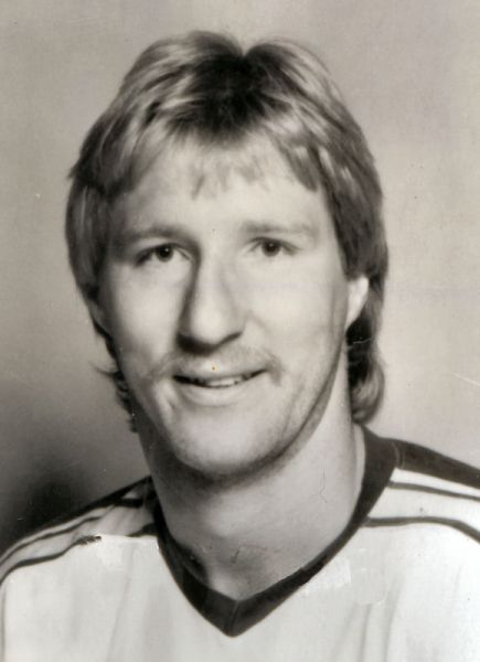 Jack Carlson hockey player photo