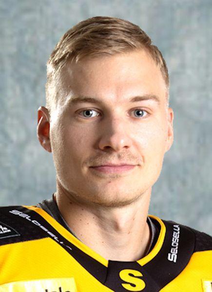 Jarno Koskiranta hockey player photo
