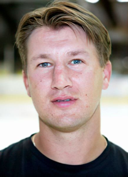 Jason Young hockey player photo