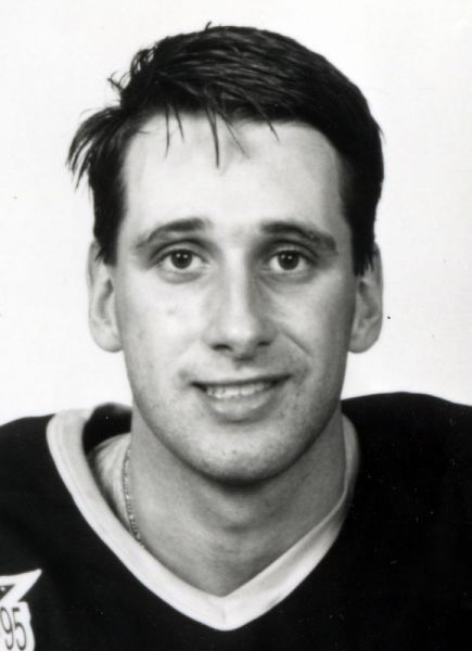 Jeff Wells hockey player photo