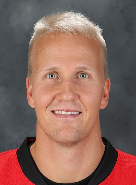Joni Pitkanen hockey player photo