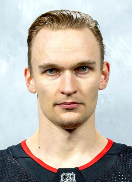 Kaapo Kahkonen hockey player photo