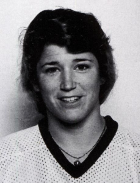 Kelly Dyer hockey player photo