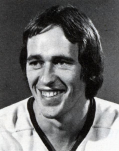 Larry McIntyre hockey player photo