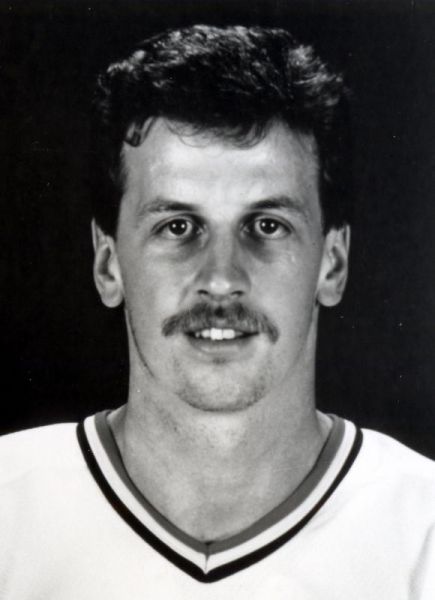 Larry Trader hockey player photo