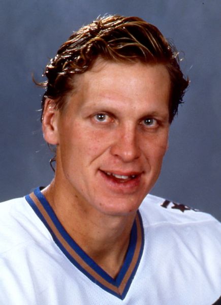 Mark Tinordi hockey player photo