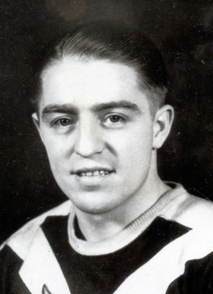 Max Bennett hockey player photo