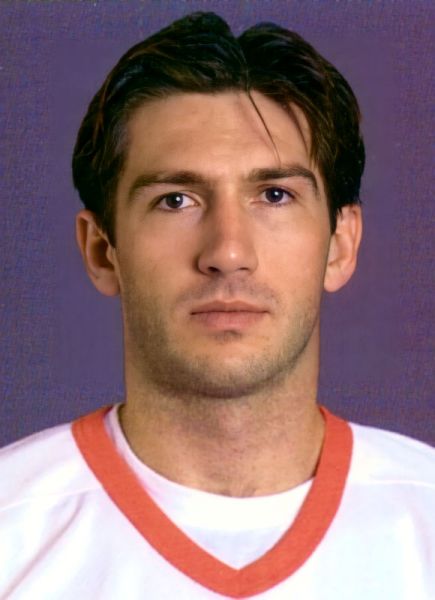 Maxim Kuznetsov hockey player photo