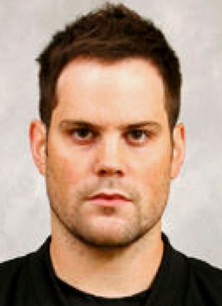 Mike Comrie hockey player photo