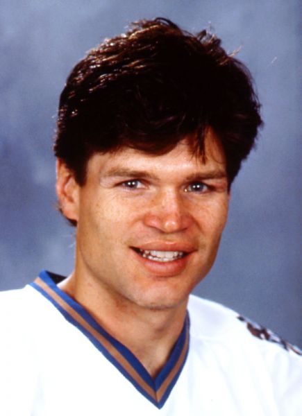Mike Eagles hockey player photo