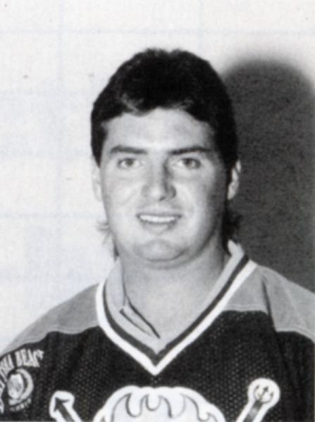 Mike Kelly hockey player photo