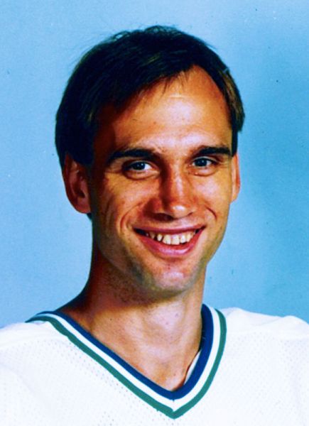Mike McEwen hockey player photo