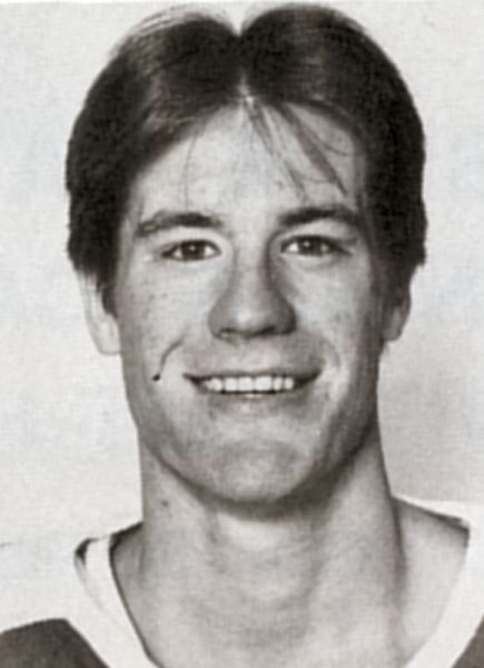 Mike Rowe hockey player photo