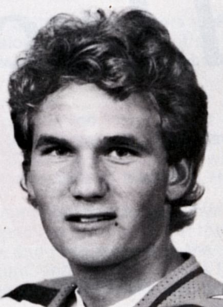 Mike Van Slooten hockey player photo