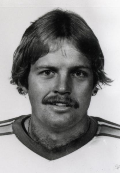 Neil Komadoski hockey player photo