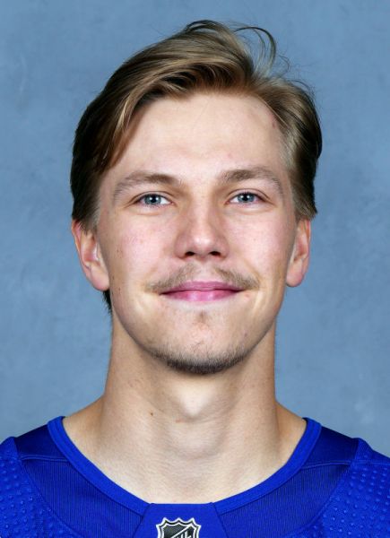 Oskari Laaksonen hockey player photo