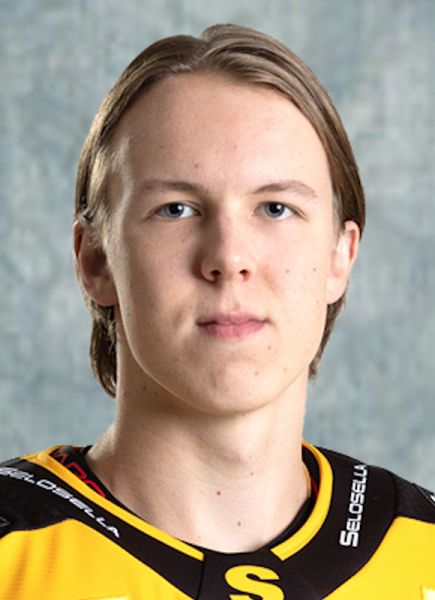 Otto Hokkanen hockey player photo