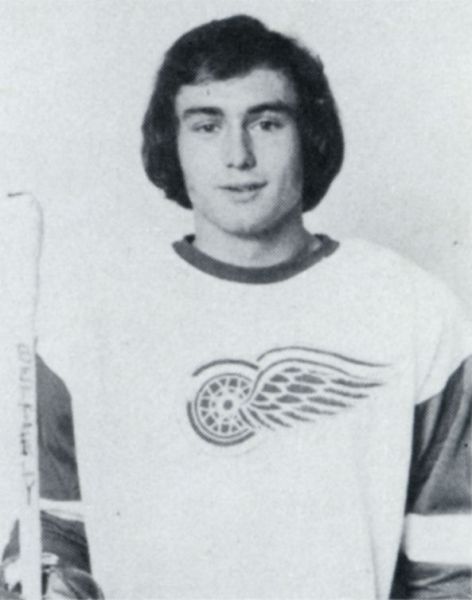 Pat Betterly hockey player photo