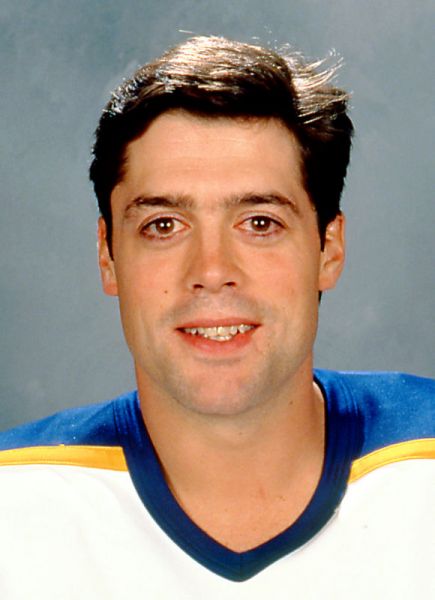 Pat LaFontaine hockey player photo