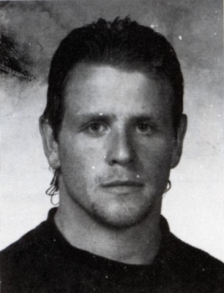 Pat O'Brien hockey player photo