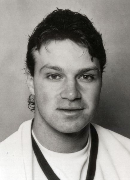 Paul DiPietro hockey player photo