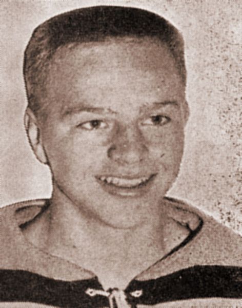 Pentti Hiironen hockey player photo