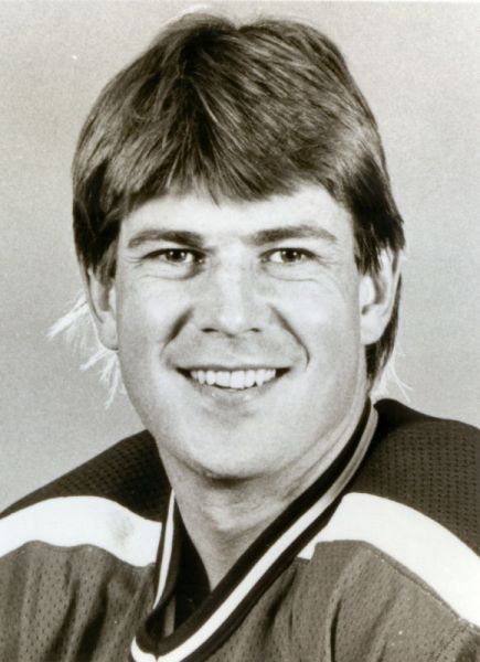 Peter McNab hockey player photo