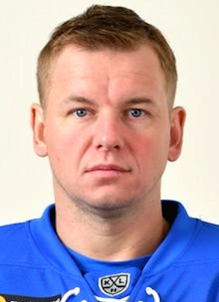 Roman Starchenko hockey player photo
